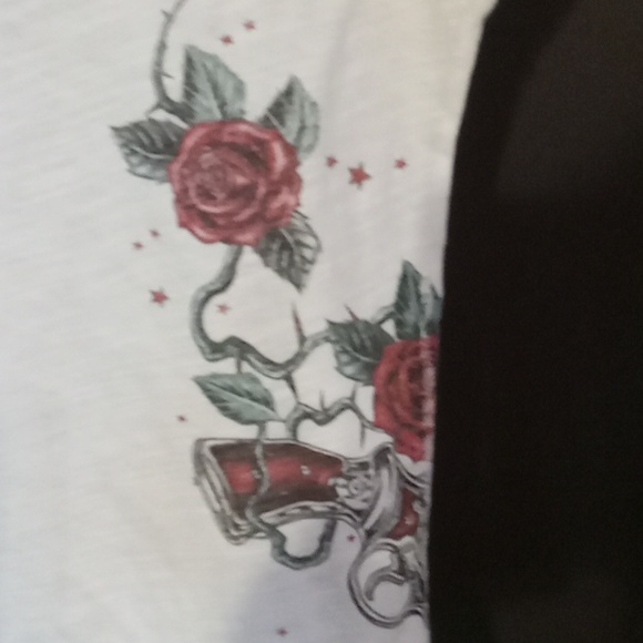 Tshirt - Picture 4 of 9